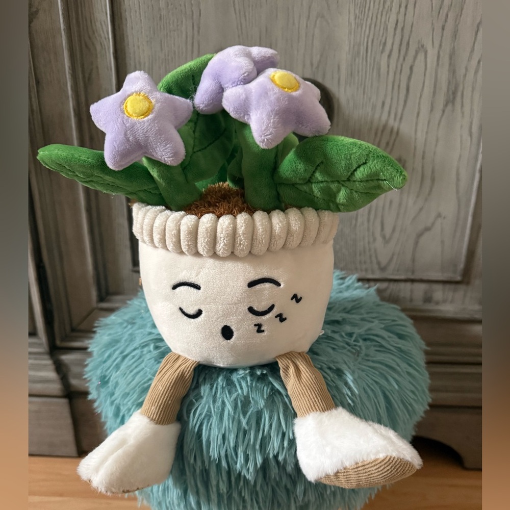 Plush Flower Pot with Green Leaves - Picture 2 of 4